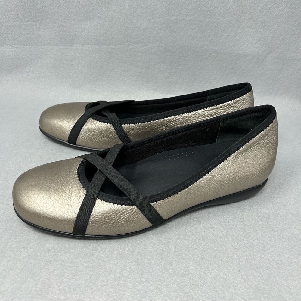 ZIERA X-Strap Flats Womens Size 9.5M (EU 40 W) Silver Leather Slip-Ons Loafers